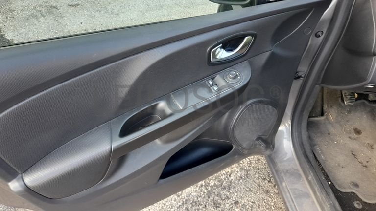 Renault Clio Dynamique S 1.5 DCi · Ano 2015