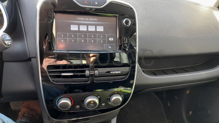 Renault Clio Dynamique S 1.5 DCi · Ano 2015