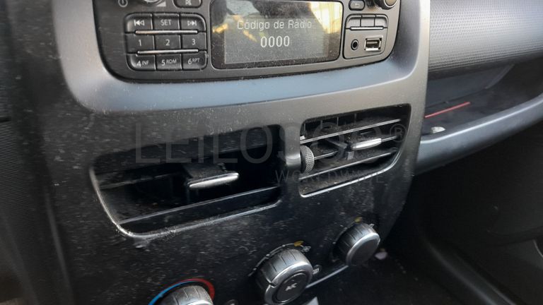 Renault Clio Societé Van 1.5 DCi · Ano 2015