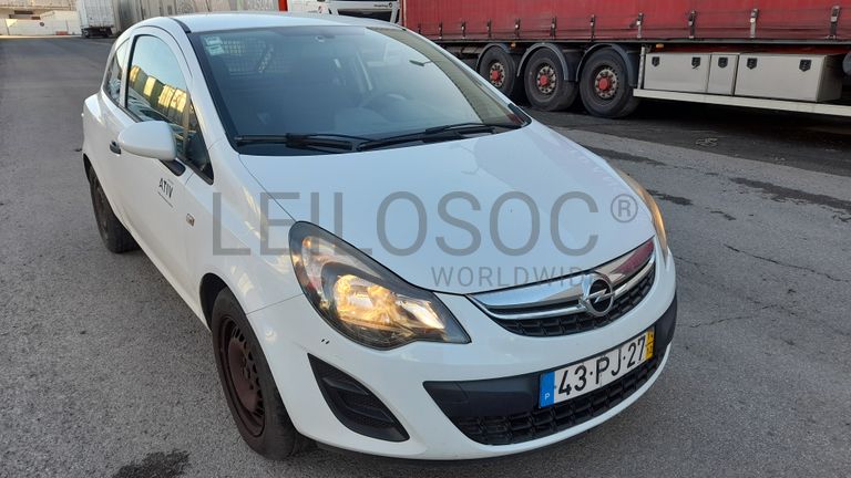 Opel Corsa Van 1.3 CDTi · Ano 2014
