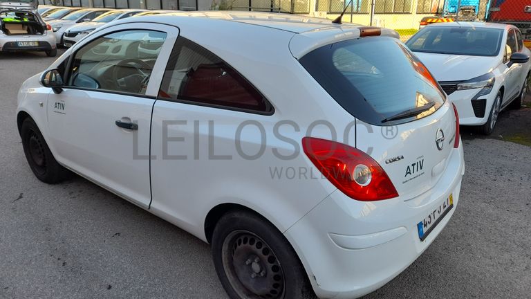 Opel Corsa Van 1.3 CDTi · Ano 2014