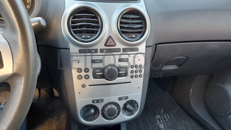 Opel Corsa Van 1.3 CDTi · Ano 2014