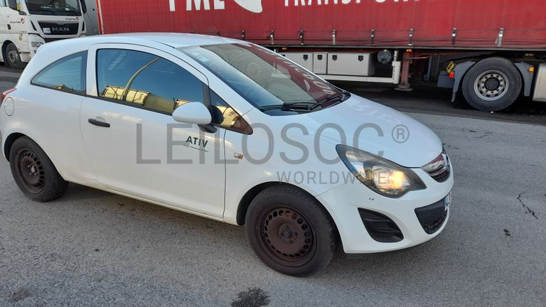 Opel Corsa Van 1.3 CDTi · Ano 2014