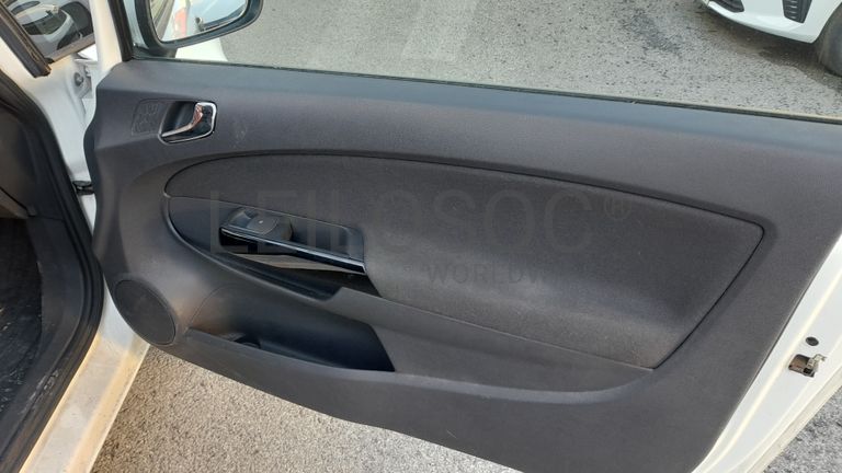 Opel Corsa Van 1.3 CDTi · Ano 2014