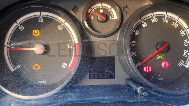 Opel Corsa Van 1.3 CDTi · Ano 2014