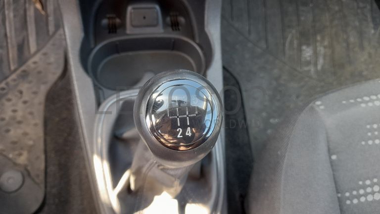 Opel Corsa Van 1.3 CDTi · Ano 2014