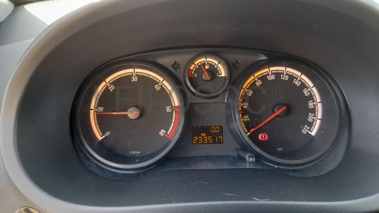 Opel Corsa Van 1.3 CDTi · Ano 2014