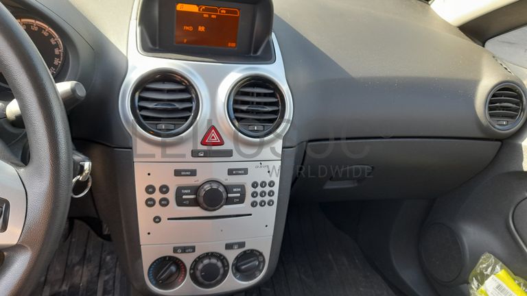 Opel Corsa Van 1.3 CDTi · Ano 2014