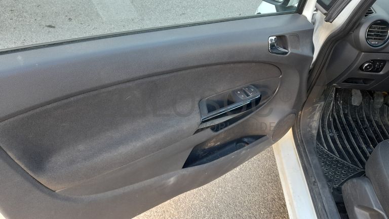 Opel Corsa Van 1.3 CDTi · Ano 2013