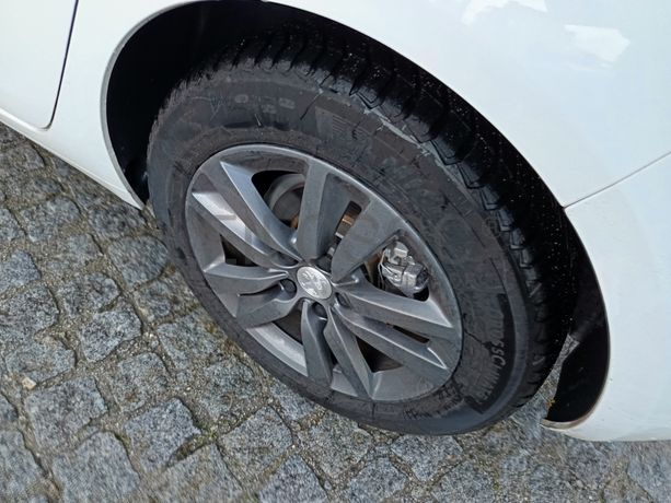 Peugeot 308 1.5 BlueHdi · Ano 2020