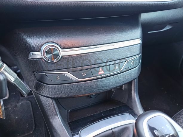 Peugeot 308 1.5 BlueHdi · Ano 2020