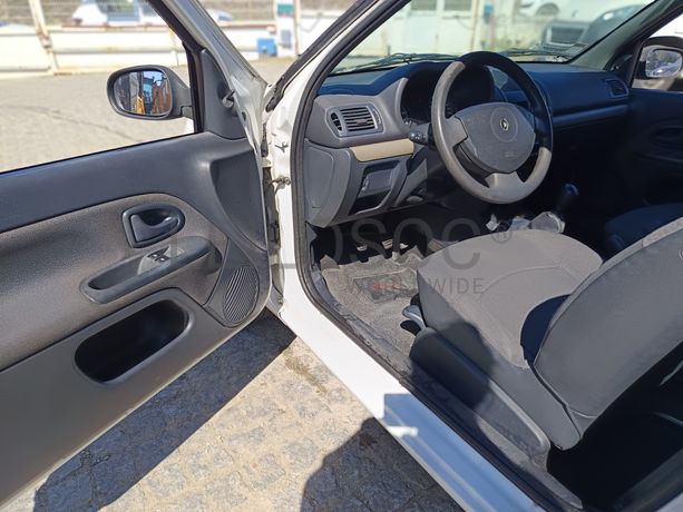 Renault Clio · Ano 2005