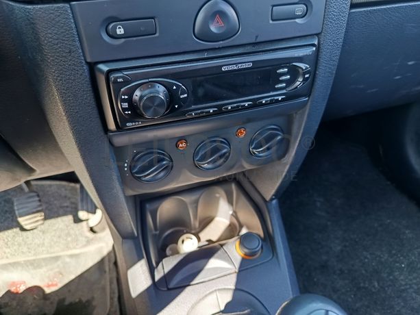 Renault Clio · Ano 2005