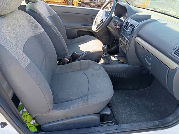 Renault Clio · Ano 2005