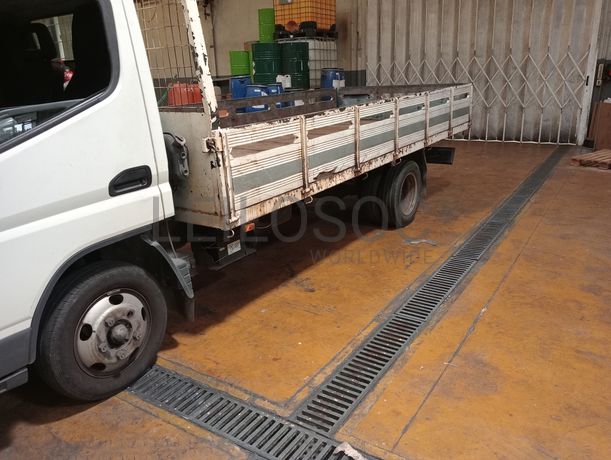 Mitsubishi Fuso 3S13 · Ano 2005