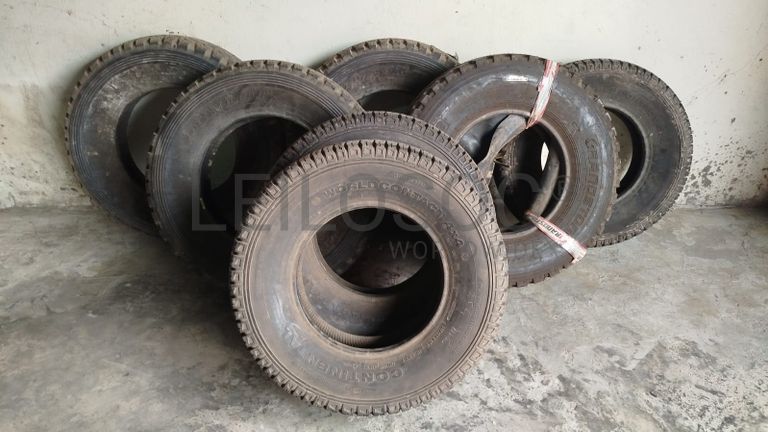 Pneus com diversas marcas