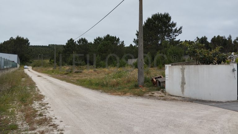 Lote de Terreno para Construção · Gaeiras, Óbidos
