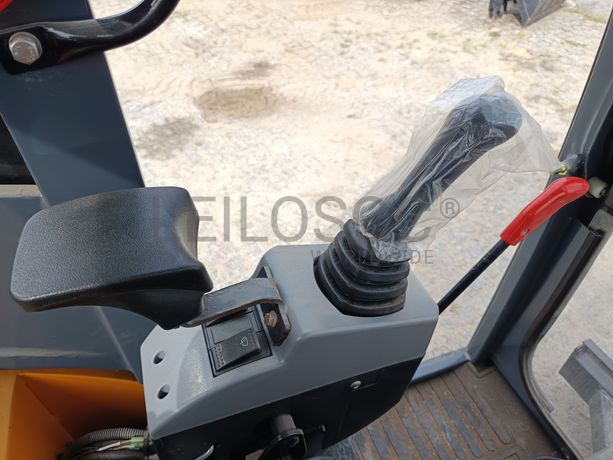 Mini Giratória Infront YFE20 · Ano 2023