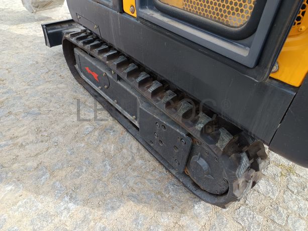 Mini Giratória Infront YFE20 · Ano 2023