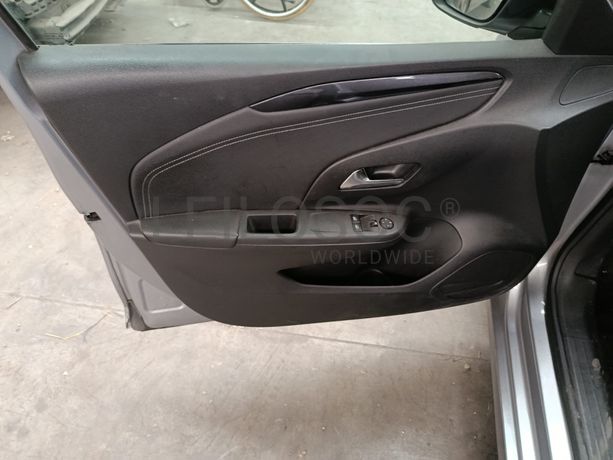 Opel Corsa · Ano 2021