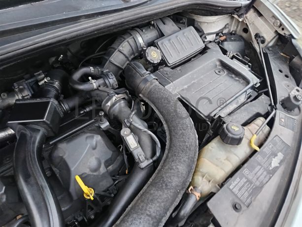 Renault Clio 1.5 DCi · Ano 2008