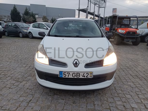 Renault Clio 1.5 DCi · Ano 2008