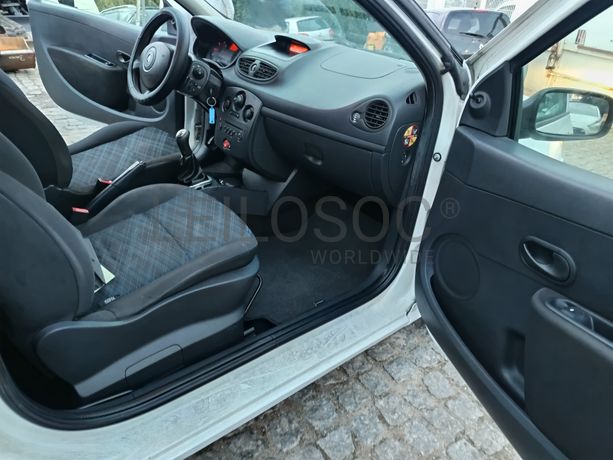 Renault Clio 1.5 DCi · Ano 2008