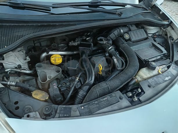 Renault Clio 1.5 DCi · Ano 2008