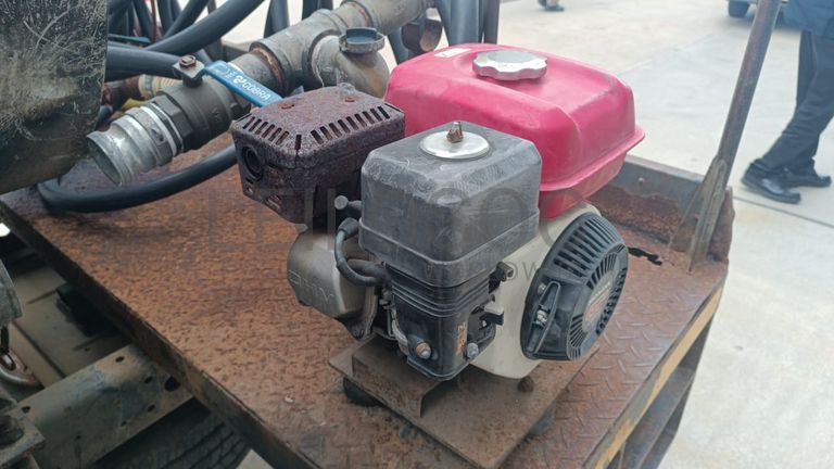 Camião-cisterna Toyota Hino - 2003