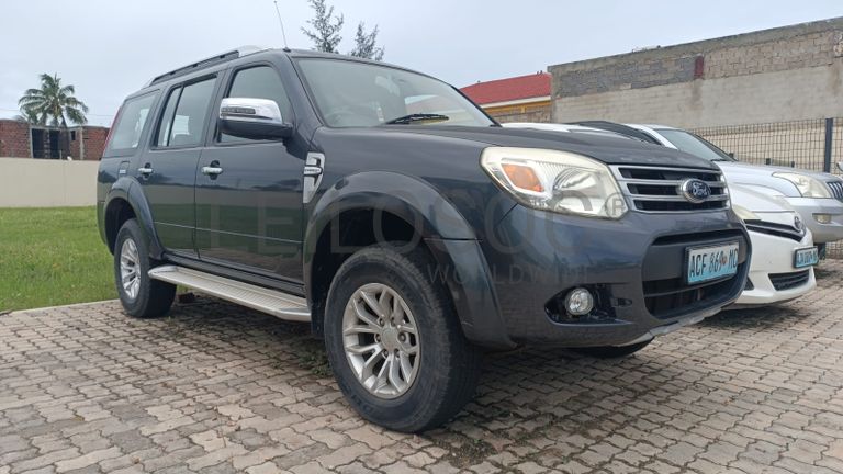 Ford Everest - 2013