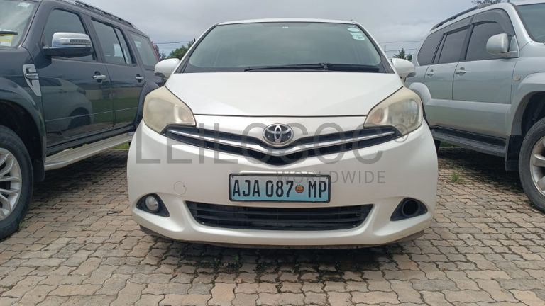 Toyota Ractis - 2012