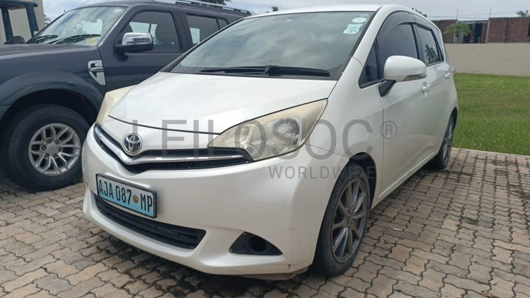 Toyota Ractis - 2012