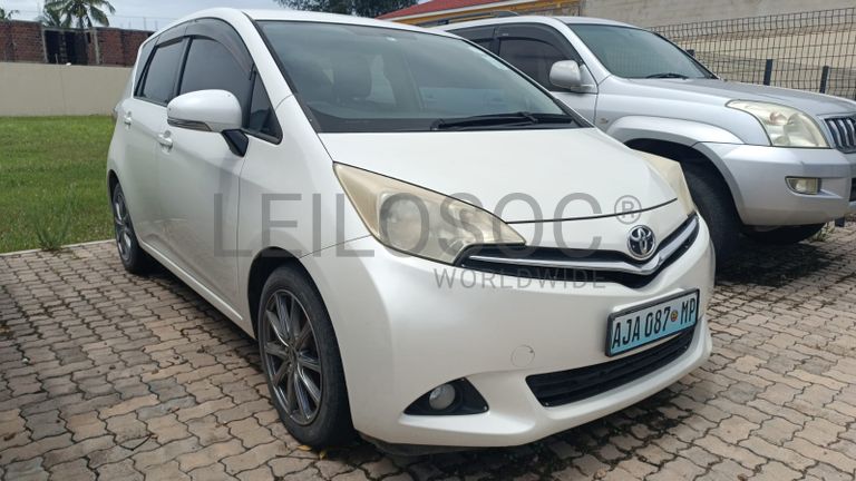 Toyota Ractis - 2012