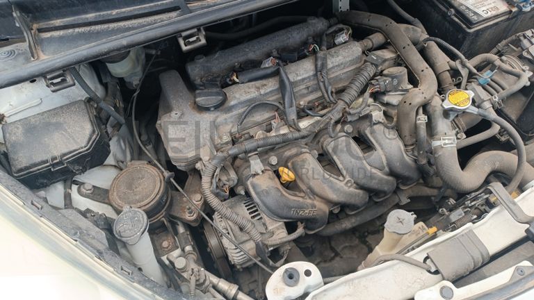 Toyota Ractis - 2012