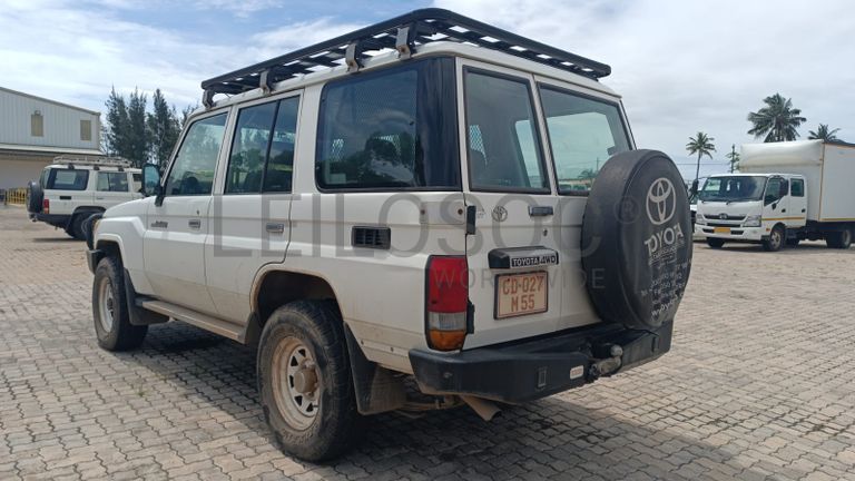 Toyota Land Cruiser HZ - 2013