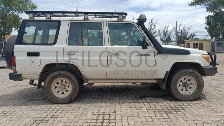 Toyota Land Cruiser HZ - 2013