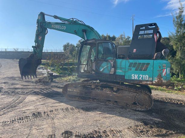 Escavadora Kobelco E 215 · Ano 2004