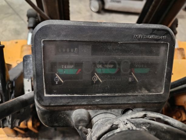Empilhador Mitsubishi FD-25 · Ano 1990