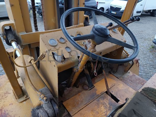 Empilhador Toyota · Porta Contentores