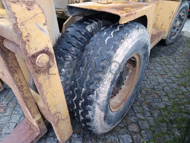 Empilhador Toyota · Porta Contentores