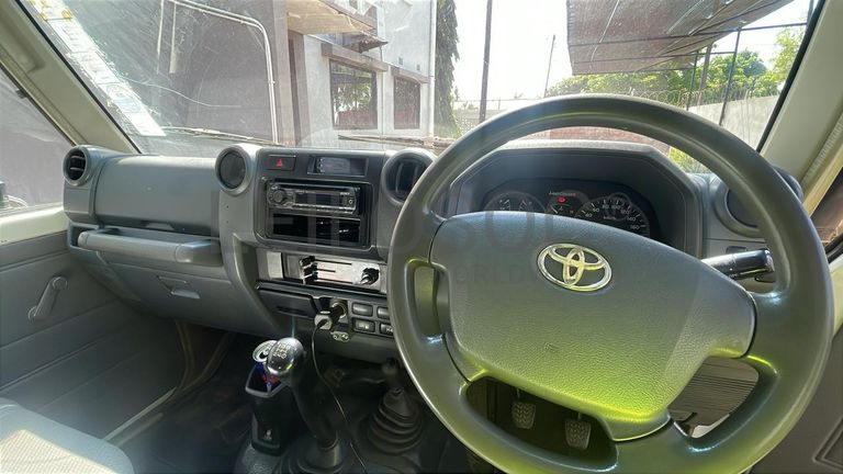 Toyota Land Cruiser 3,00m - 2012