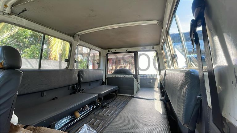 Toyota Land Cruiser 3,00m - 2012