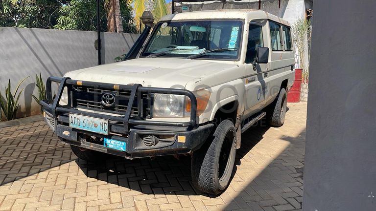 Toyota Land Cruiser 3,00m - 2012