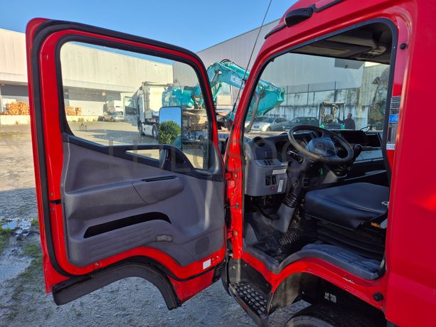 Mitsubishi Canter Fuso 7C18 · Ano 2012