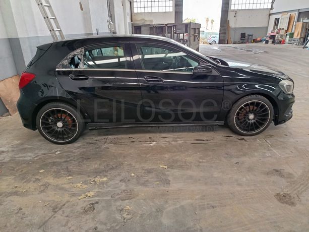 Mercedes-Benz A 180 · Ano 2013