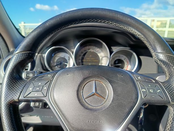 Mercedes-Benz C220 · Ano 2012