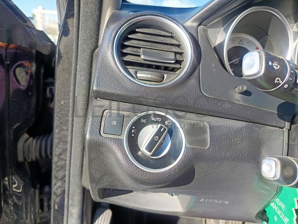 Mercedes-Benz C220 · Ano 2012