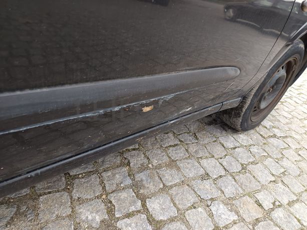 Nissan Almera II Hatchback 1.5 DCi · Ano 2003