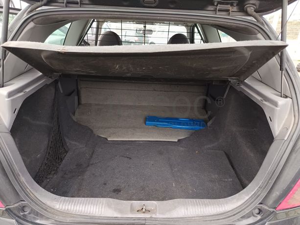 Nissan Almera II Hatchback 1.5 DCi · Ano 2003