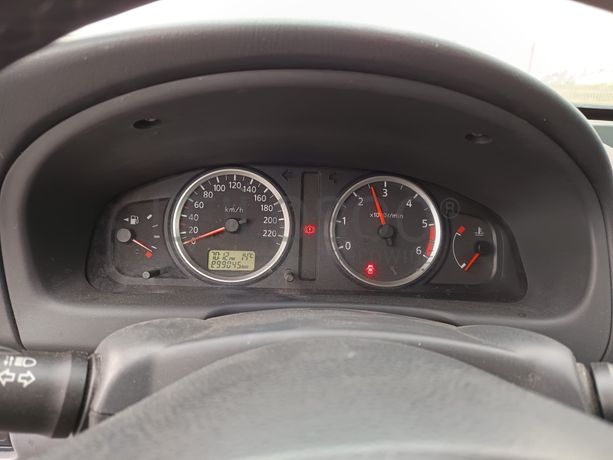 Nissan Almera II Hatchback 1.5 DCi · Ano 2003